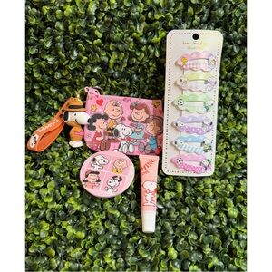 Peanuts Snoopy Kids Pink Accessory Set - Hair Clips, Lip Gloss,Pouch & mirro